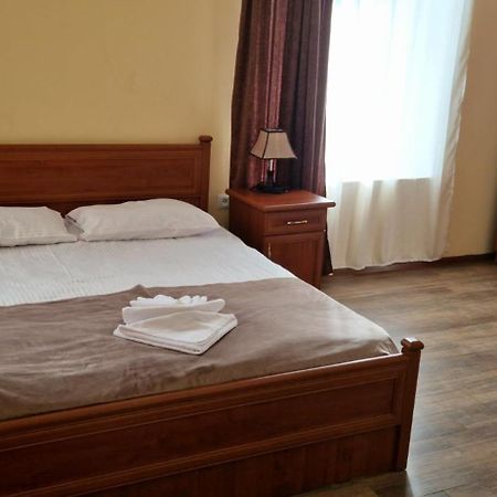 Sweet Home Hotel Meghri Экстерьер фото