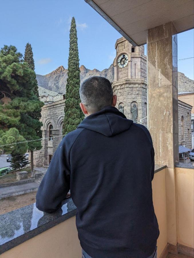 Sweet Home Hotel Meghri Экстерьер фото