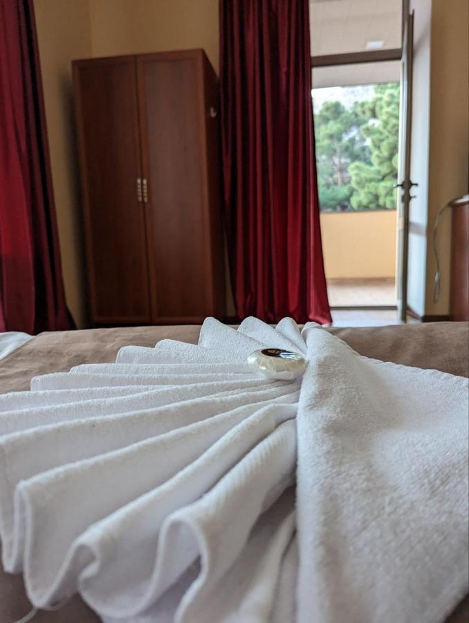 Sweet Home Hotel Meghri Экстерьер фото