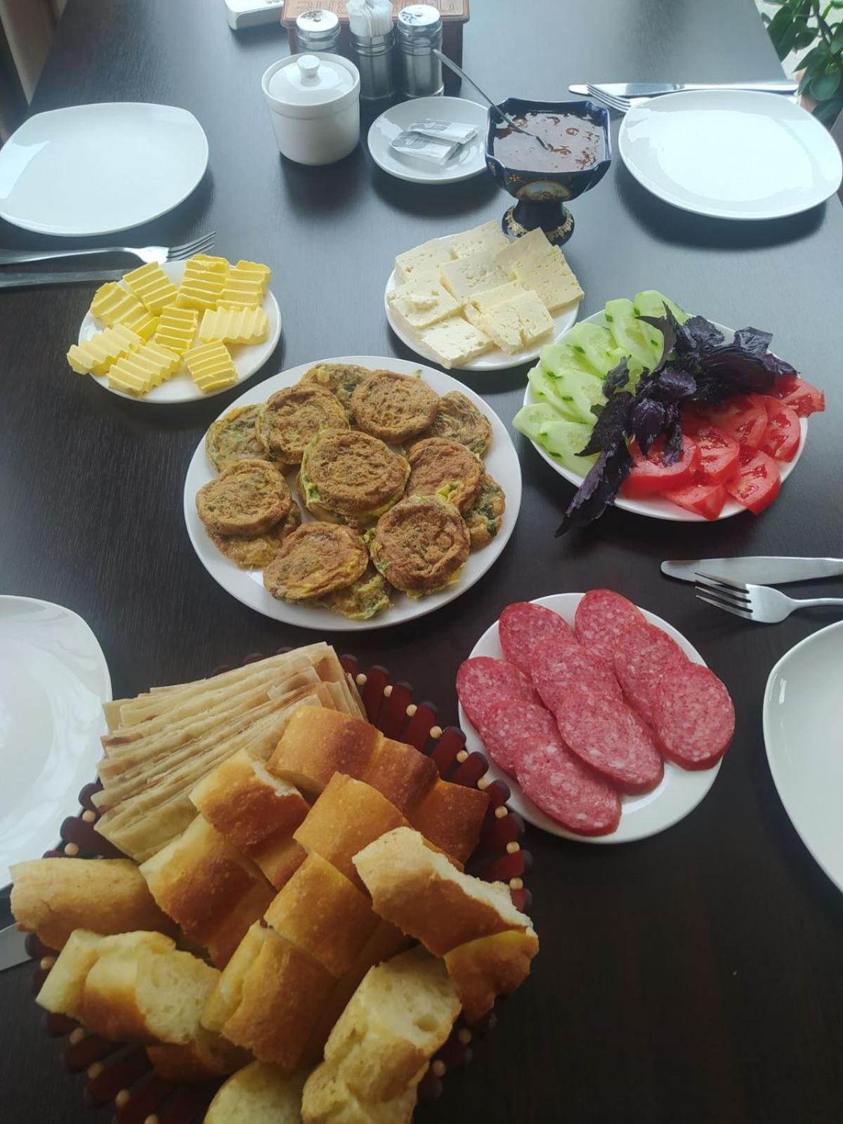 Sweet Home Hotel Meghri Экстерьер фото