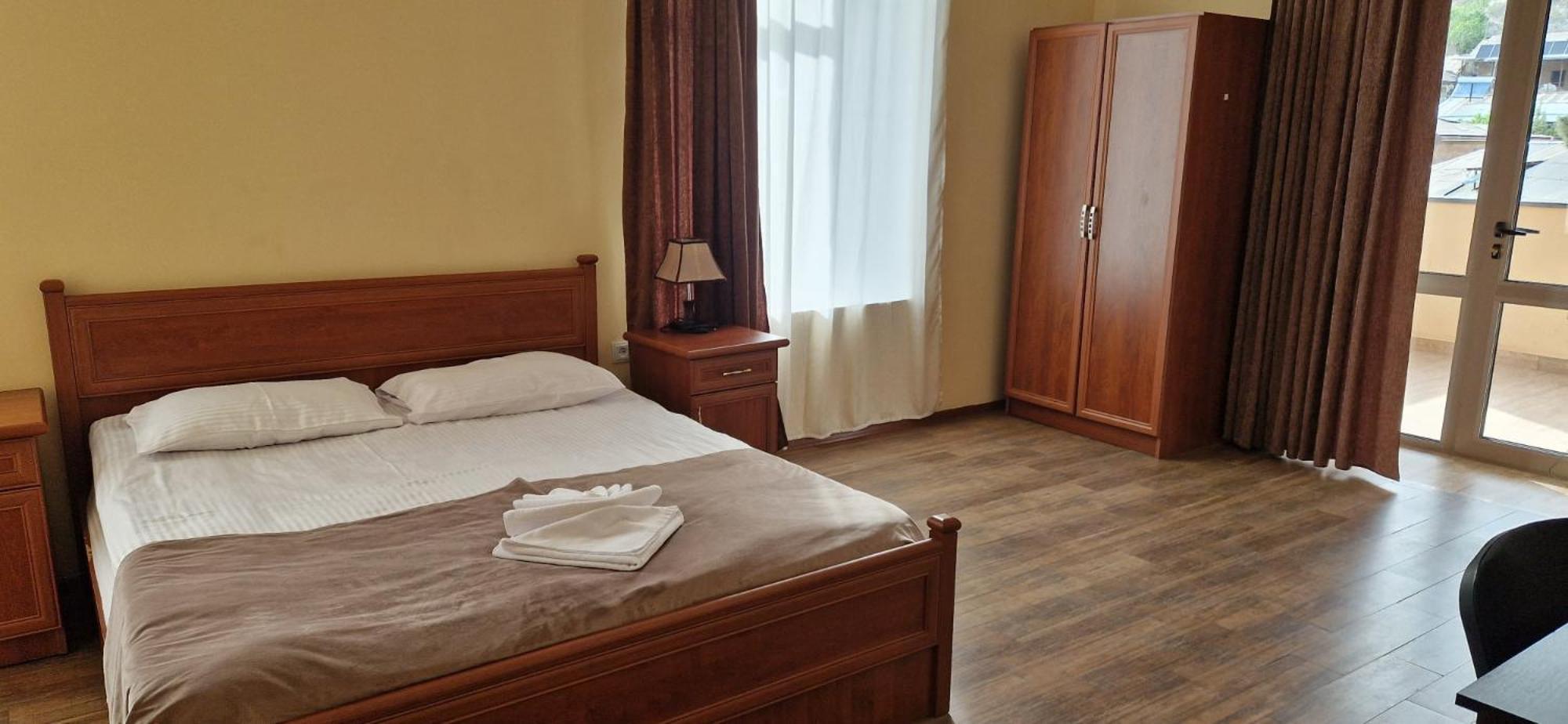 Sweet Home Hotel Meghri Экстерьер фото
